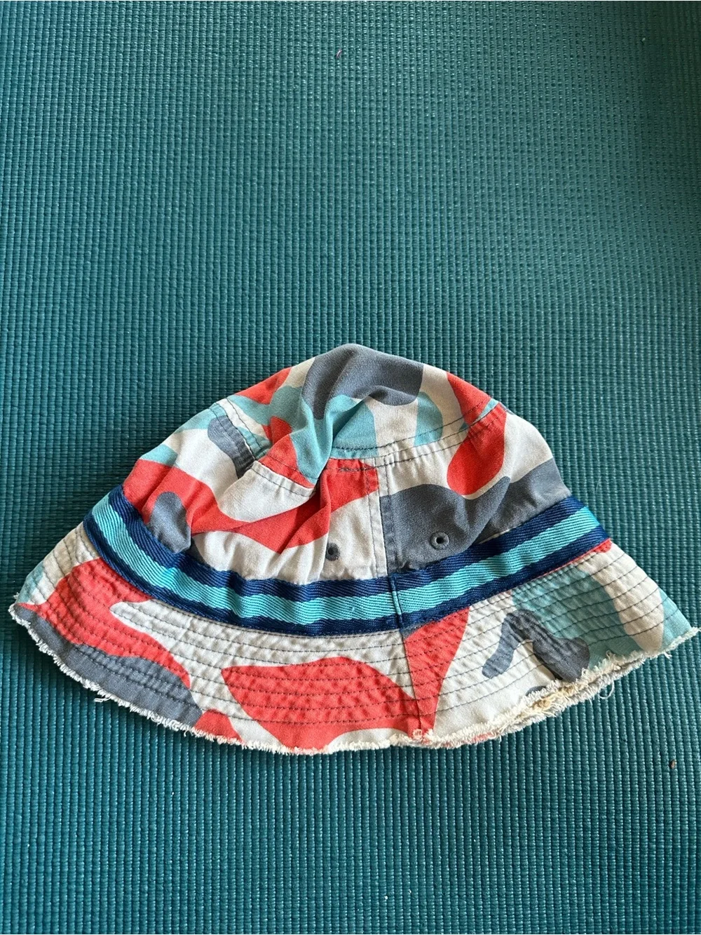 Mini Boden Camouflage Bucket Hat Red Blue Medium